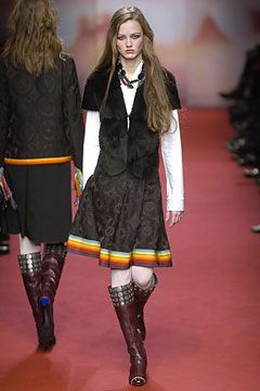 Pollini fashion show for Autumn/Winter 2004