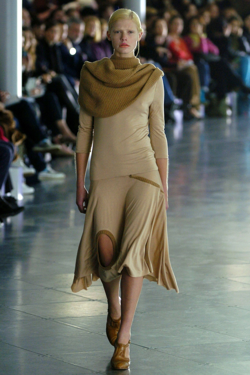 Preen by Thornton Bregazzi fashion show for Autumn/Winter 2004