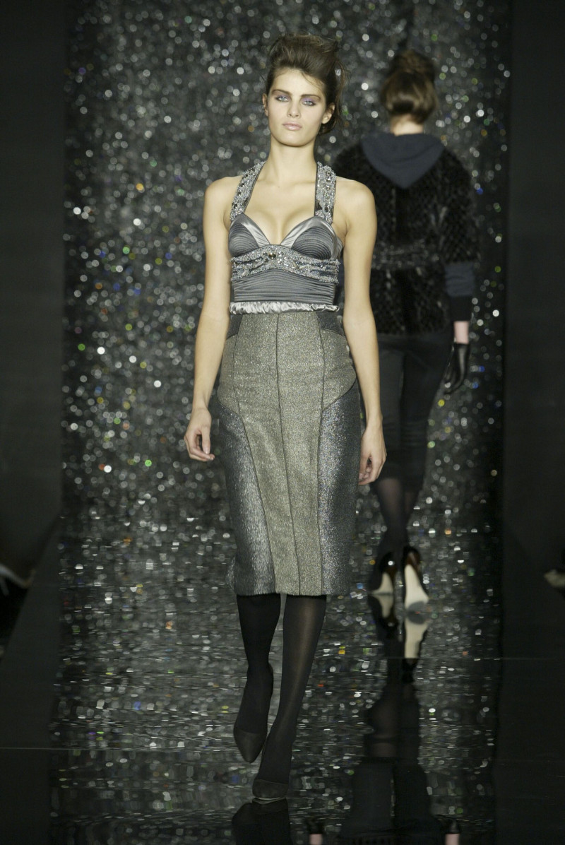 Isabeli Fontana featured in  the Proenza Schouler fashion show for Autumn/Winter 2004