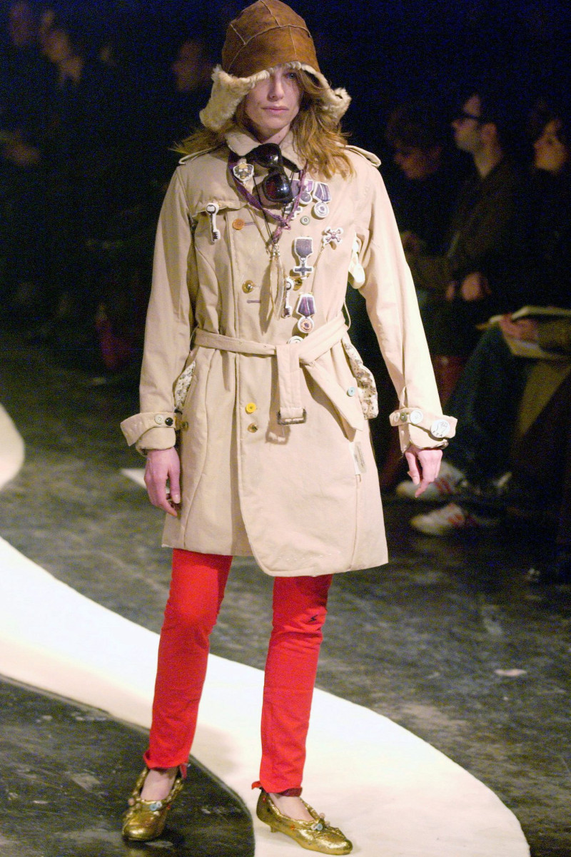 Undercover fashion show for Autumn/Winter 2004