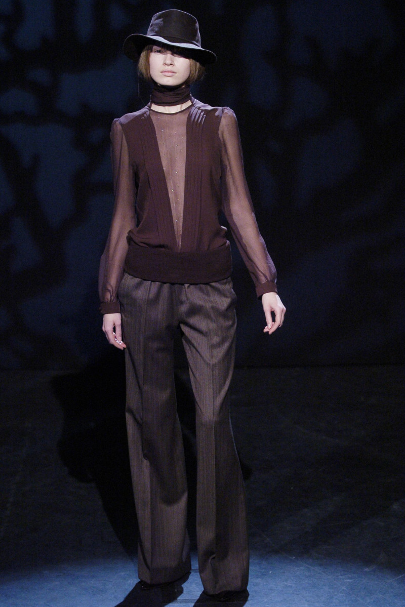 Veronique Branquinho fashion show for Autumn/Winter 2004