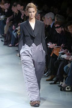 Y\'s by Yohji Yamamoto fashion show for Autumn/Winter 2004