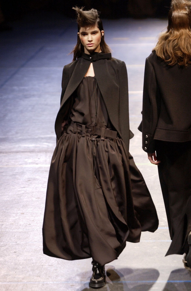Yohji Yamamoto fashion show for Autumn/Winter 2004