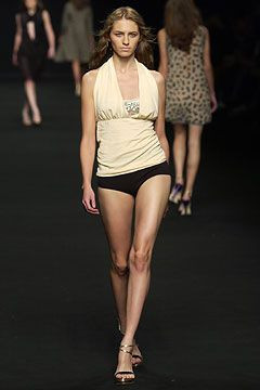 Alessandro Dell\'Acqua fashion show for Spring/Summer 2004
