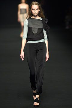 Alessandro Dell\'Acqua fashion show for Spring/Summer 2004