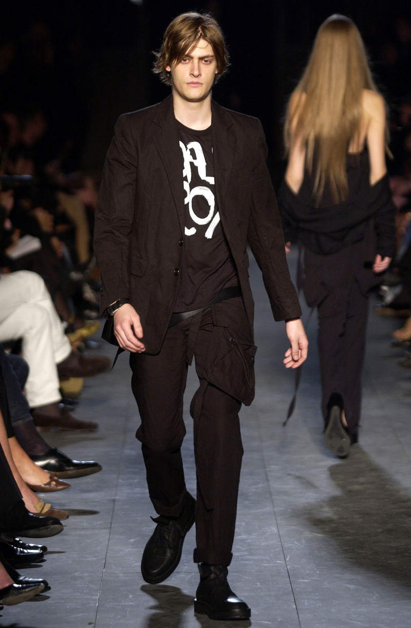 Ann Demeulemeester fashion show for Spring/Summer 2004