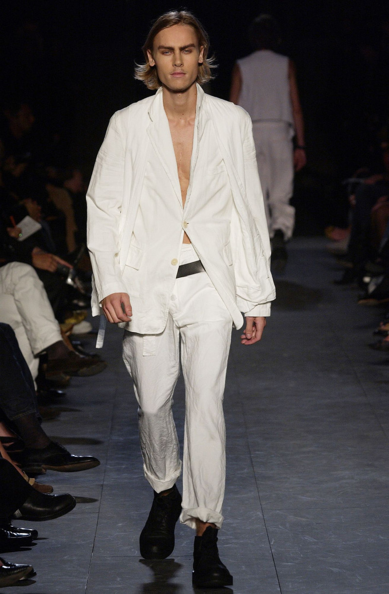 Ann Demeulemeester fashion show for Spring/Summer 2004