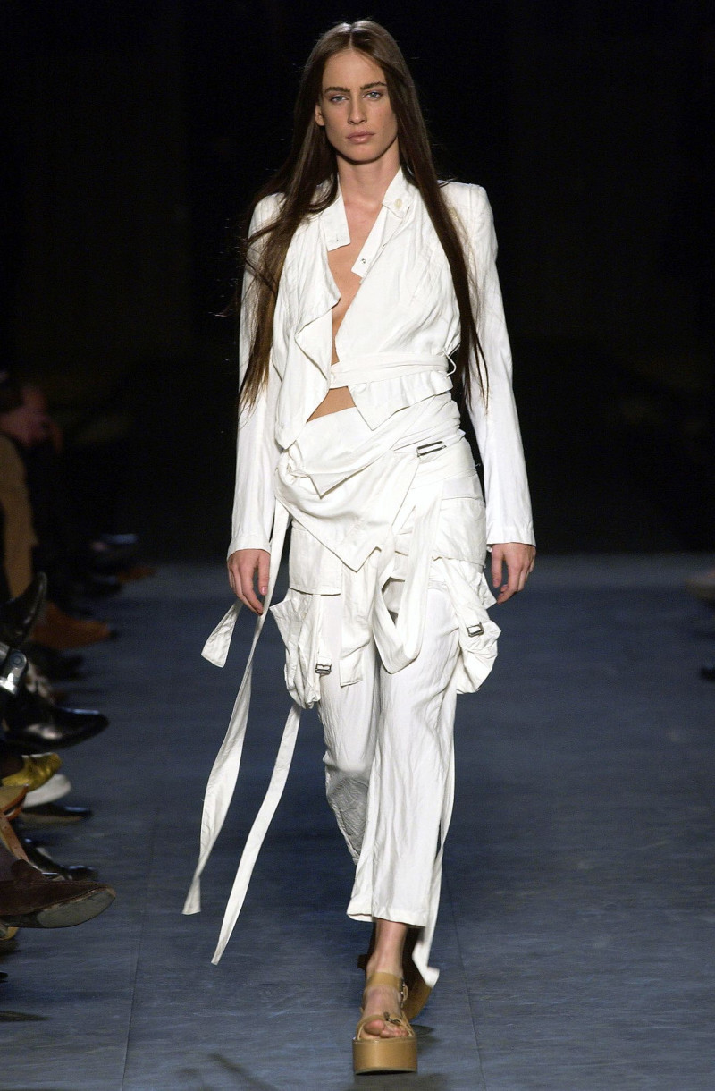 Ann Demeulemeester fashion show for Spring/Summer 2004