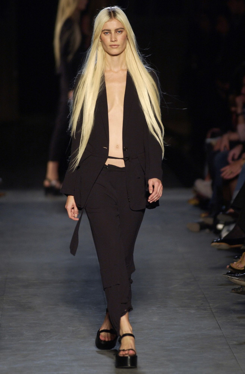 Ann Demeulemeester fashion show for Spring/Summer 2004