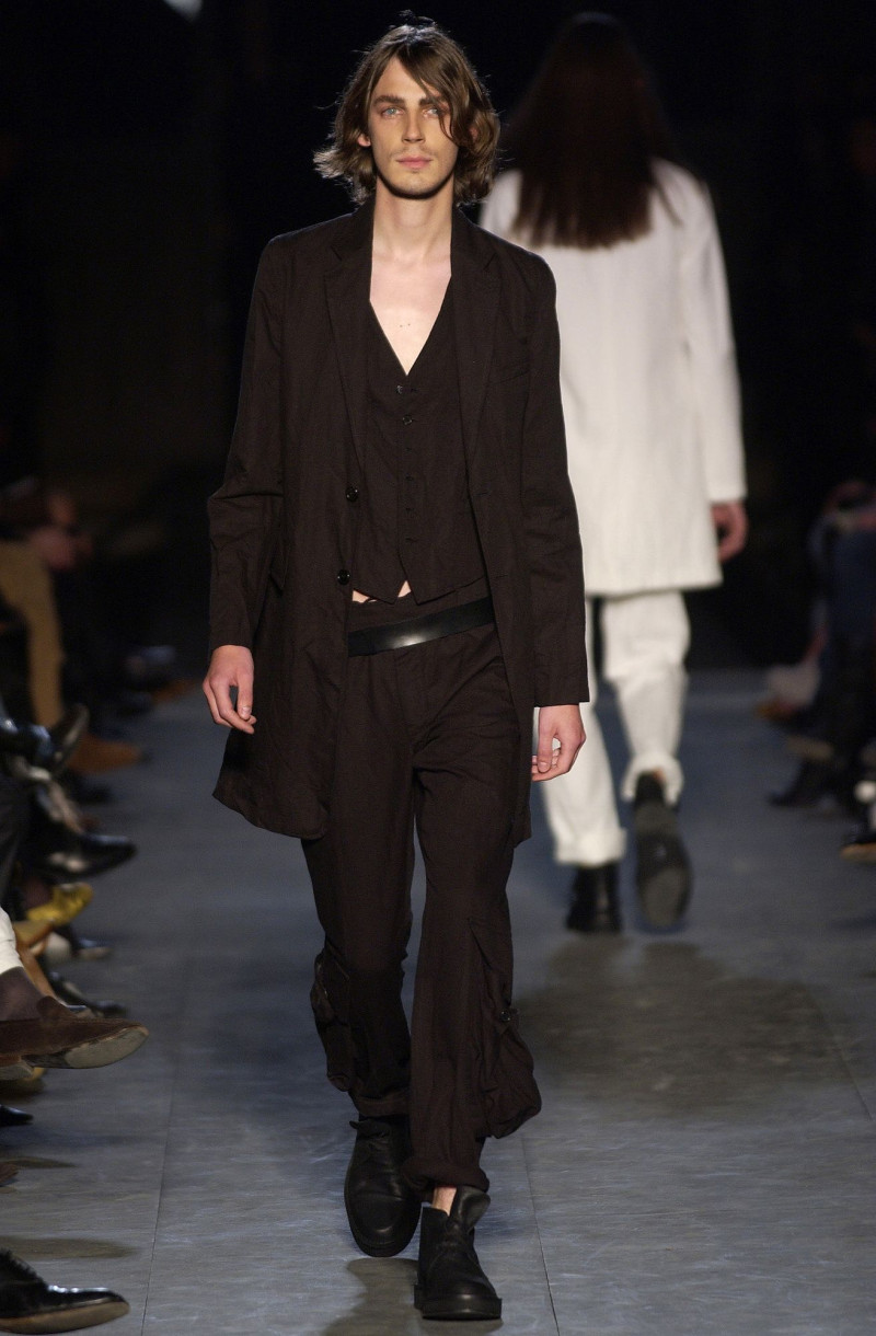 Ann Demeulemeester fashion show for Spring/Summer 2004