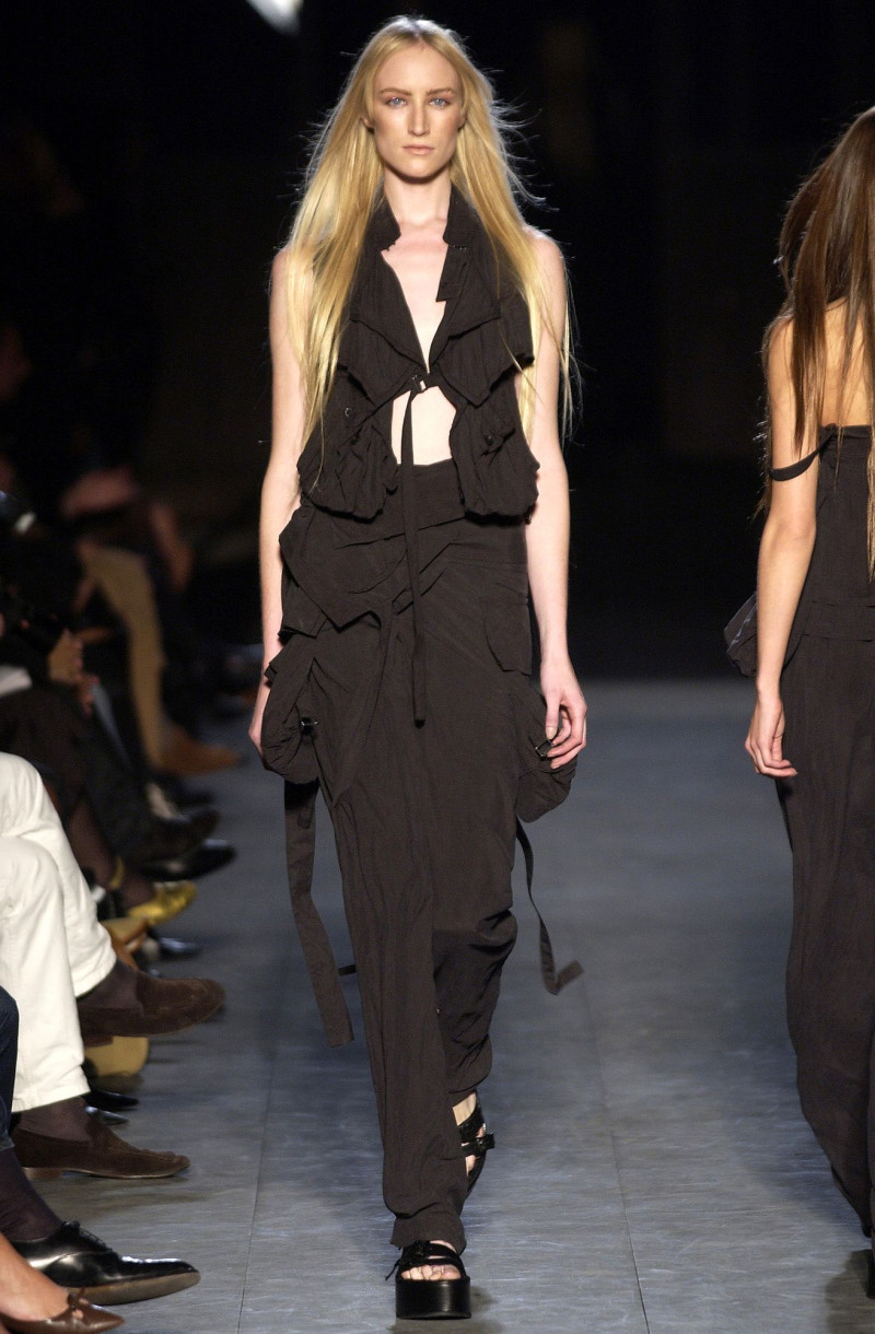 Ann Demeulemeester fashion show for Spring/Summer 2004