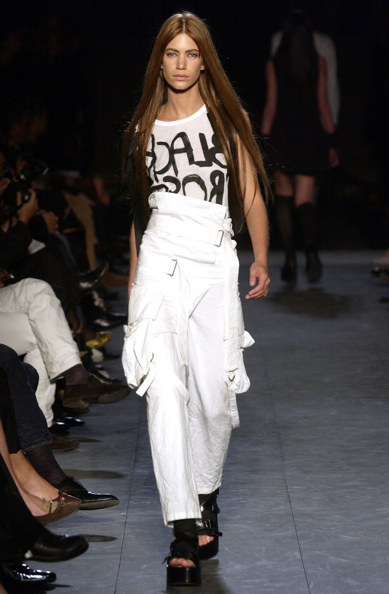Ann Demeulemeester fashion show for Spring/Summer 2004