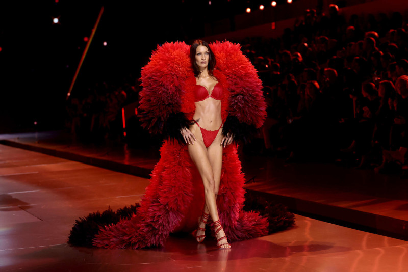 Victoria\'s Secret fashion show for Christmas 2024