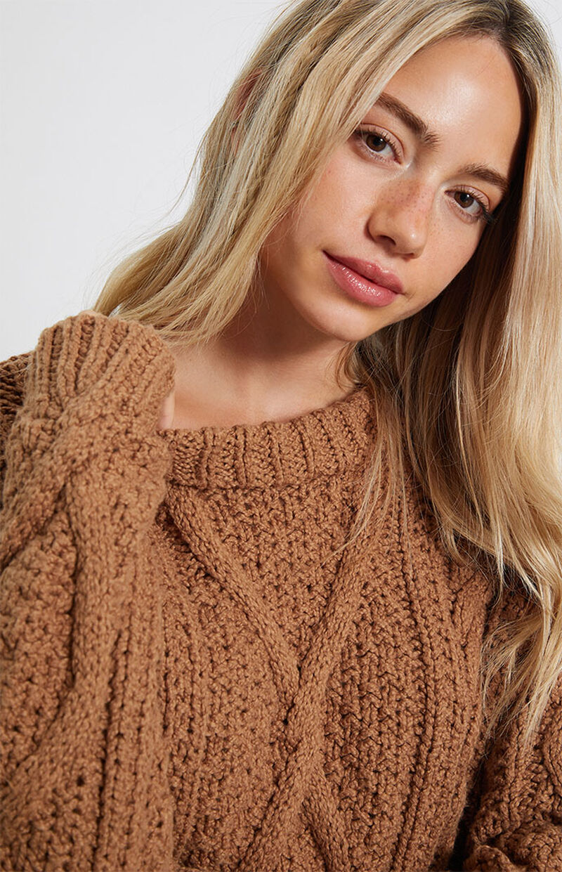 Ella Ayalon featured in  the PacSun catalogue for Spring/Summer 2023