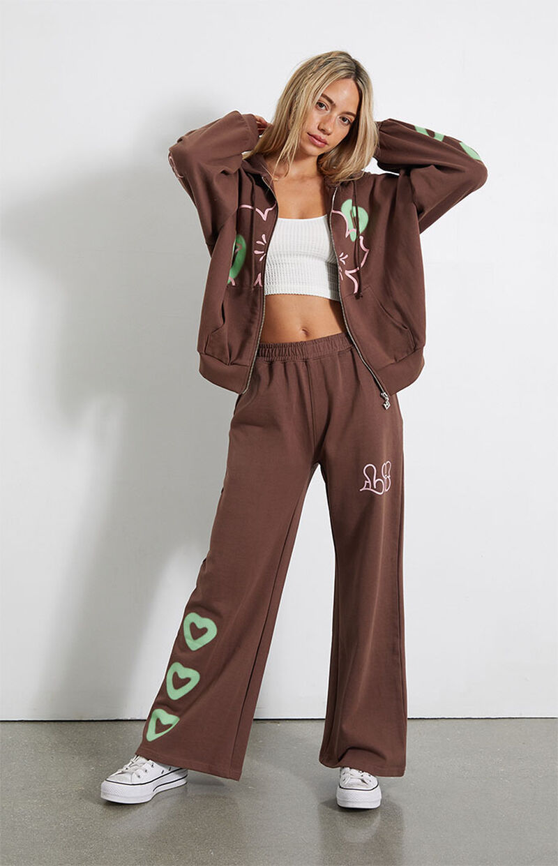 Ella Ayalon featured in  the PacSun catalogue for Spring/Summer 2023