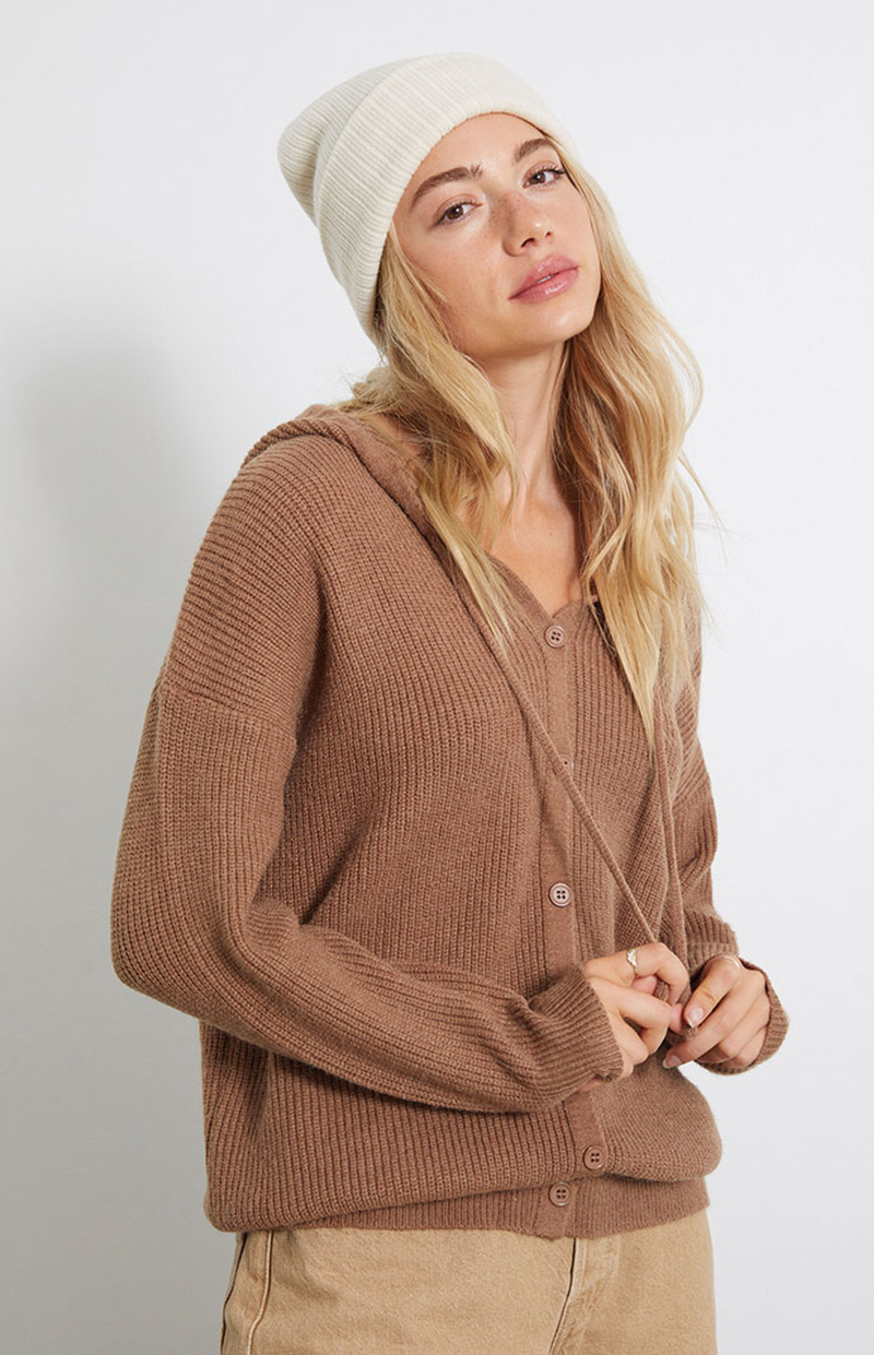 Ella Ayalon featured in  the PacSun catalogue for Winter 2022