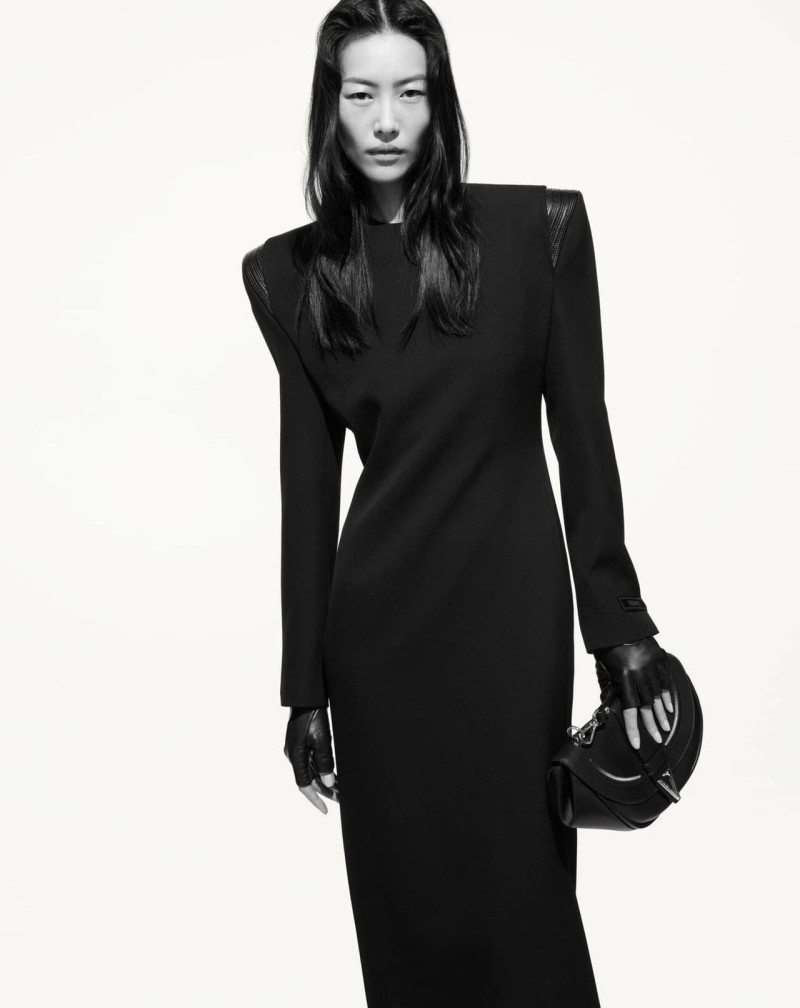 Amber Valletta featured in  the Versace advertisement for Autumn/Winter 2025