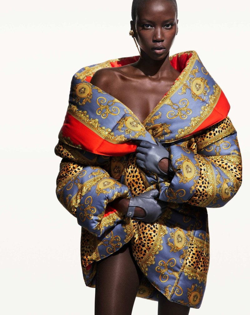 Amber Valletta featured in  the Versace advertisement for Autumn/Winter 2025