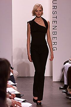 Diane Von Furstenberg fashion show for Autumn/Winter 2001