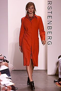 Diane Von Furstenberg fashion show for Autumn/Winter 2001
