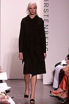Diane Von Furstenberg fashion show for Autumn/Winter 2001