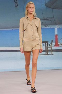 Hussein Chalayan fashion show for Spring/Summer 2004