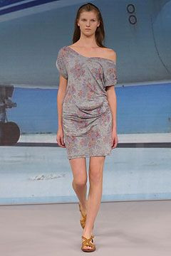 Hussein Chalayan fashion show for Spring/Summer 2004