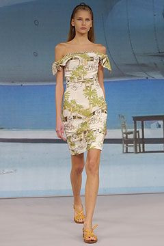 Hussein Chalayan fashion show for Spring/Summer 2004