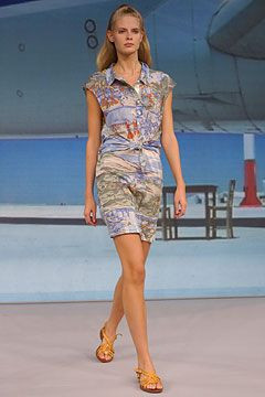 Hussein Chalayan fashion show for Spring/Summer 2004