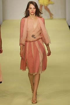 Clements Ribeiro fashion show for Spring/Summer 2004