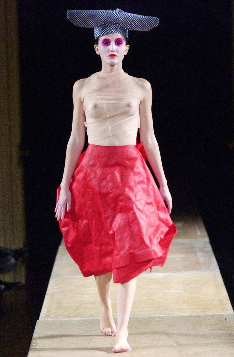 Comme Des Garcons fashion show for Spring/Summer 2004