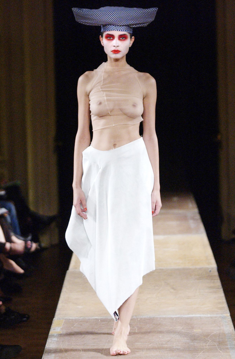 Comme Des Garcons fashion show for Spring/Summer 2004