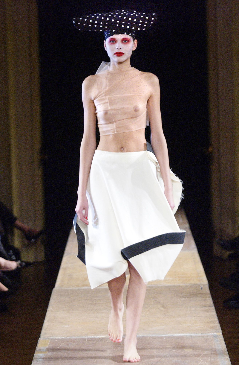 Comme Des Garcons fashion show for Spring/Summer 2004