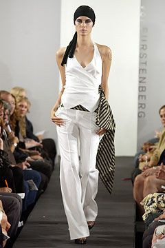 Diane Von Furstenberg fashion show for Spring/Summer 2004