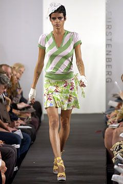 Diane Von Furstenberg fashion show for Spring/Summer 2004