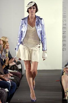 Diane Von Furstenberg fashion show for Spring/Summer 2004