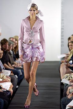 Diane Von Furstenberg fashion show for Spring/Summer 2004