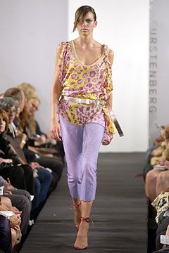 Diane Von Furstenberg fashion show for Spring/Summer 2004