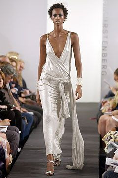 Diane Von Furstenberg fashion show for Spring/Summer 2004