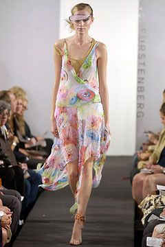 Diane Von Furstenberg fashion show for Spring/Summer 2004