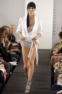 Diane Von Furstenberg fashion show for Spring/Summer 2004
