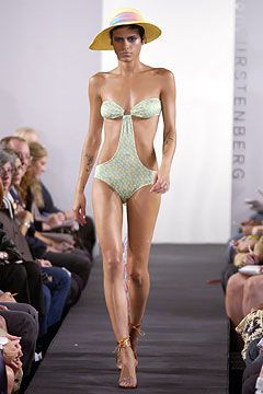 Diane Von Furstenberg fashion show for Spring/Summer 2004