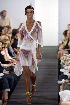 Diane Von Furstenberg fashion show for Spring/Summer 2004