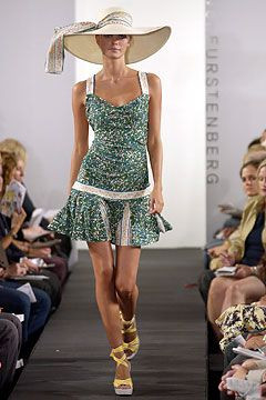 Diane Von Furstenberg fashion show for Spring/Summer 2004