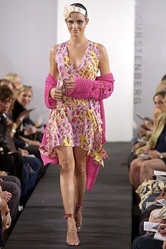 Diane Von Furstenberg fashion show for Spring/Summer 2004