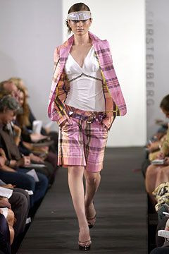 Diane Von Furstenberg fashion show for Spring/Summer 2004