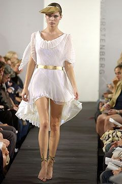 Diane Von Furstenberg fashion show for Spring/Summer 2004