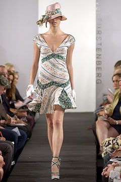 Diane Von Furstenberg fashion show for Spring/Summer 2004
