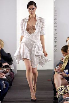 Diane Von Furstenberg fashion show for Spring/Summer 2004