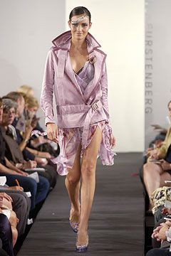 Diane Von Furstenberg fashion show for Spring/Summer 2004